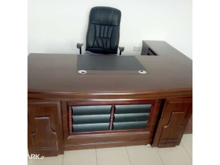 Executive Table 1.6m 
