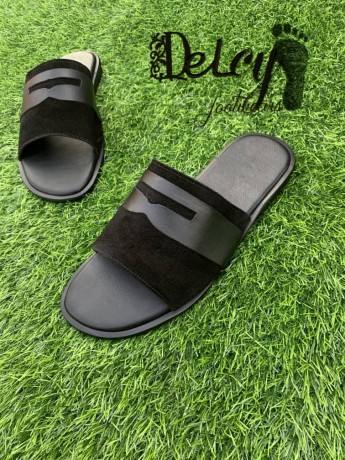 handmade-footwears-for-different-feet-types-and-sizes-big-0