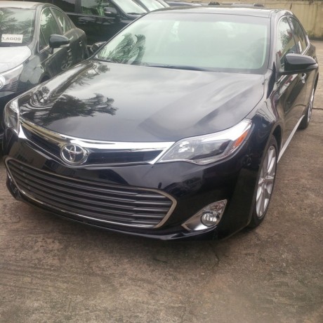 2014-toyota-avalon-limited-autos-big-0