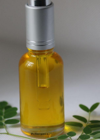 organic-ecocert-certified-moringa-oil-big-0