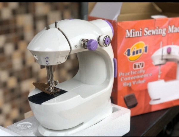 mini-sewing-machine-big-0